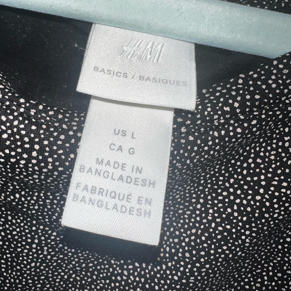 H&M Grey T- Shirt with Polka Dots SIZE LARGE - Picture 2 of 2